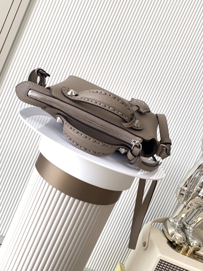 フェンディバッグ細部ディテール